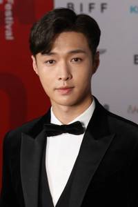 LAY ZHANG YIXING
